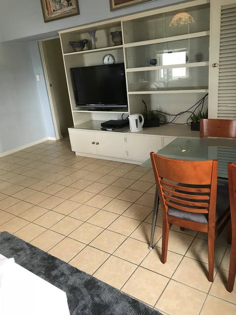 Beach Hotel - Accommodation VIC 3
