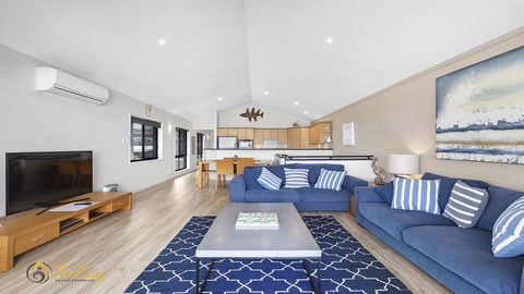 Beach House 72A Marine Drive - Fingal Bay - Accommodation VIC 2