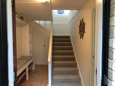 Beach House @ 112 - Accommodation VIC 3