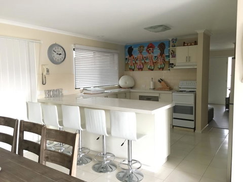 Beach House Getaway 2 - Accommodation VIC 3