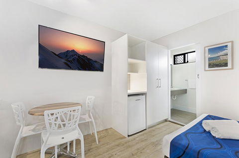 Beach House Motel - Accommodation VIC 3