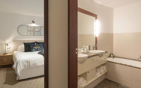 Beach Suites - Accommodation VIC 1