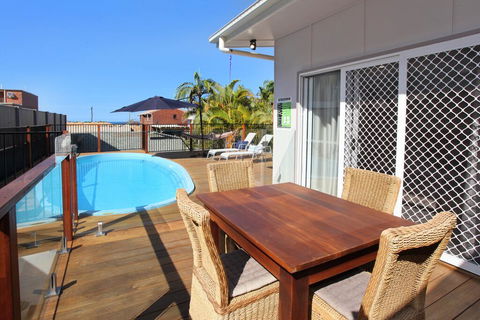 BEACH, SHOPS & FABULOUS VACATION HOME! - Accommodation VIC 0