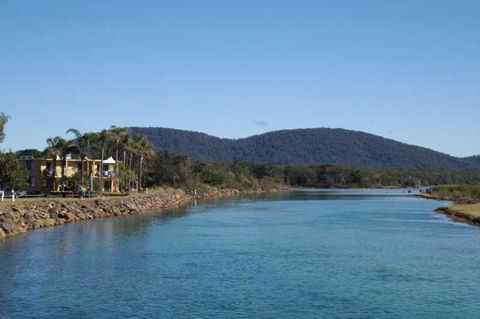 Beachfront 1, 25 Willow Street - Accommodation VIC 3
