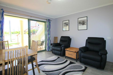 Beachfront 2, 25 Willow Street - Accommodation VIC 2
