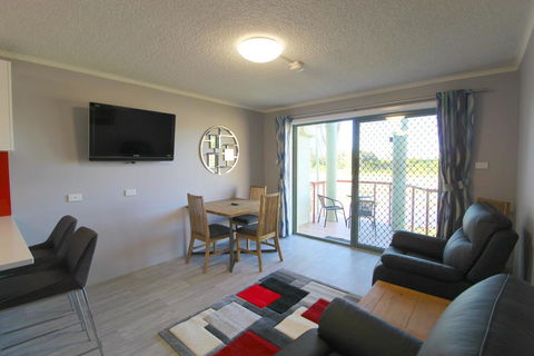 Beachfront 4, 25 Willow Street - Accommodation VIC 3