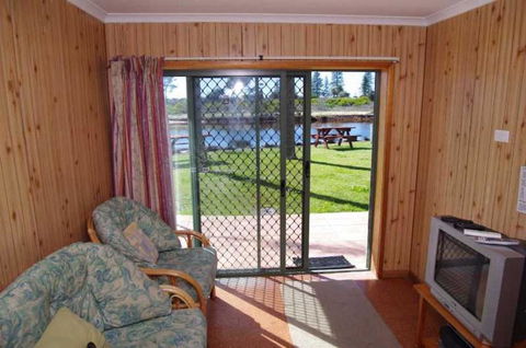Beachfront 5, 25 Willow Street - Accommodation VIC 3