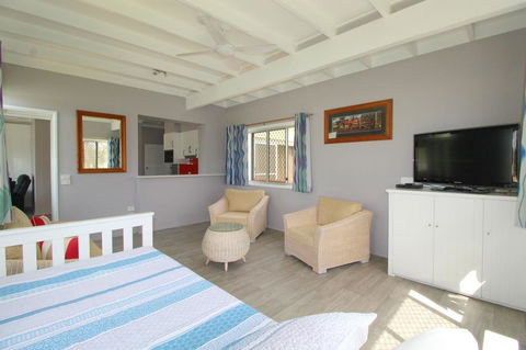 Beachfront 6, 25 Willow Street - Accommodation VIC 2