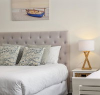Beachfront by the CC - Family friendly plunge pool steps to the beach - Accommodation VIC