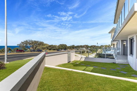 Beachfront Cabarita Apartment - Accommodation VIC 1