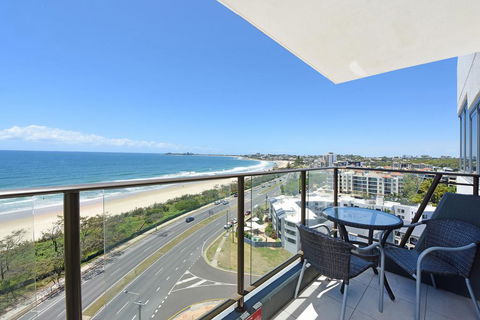 Beachfront Towers - Accommodation VIC 1