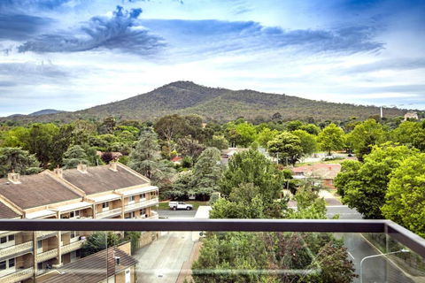 Reid City Escape Modern Stay In ACT - Accommodation VIC 3