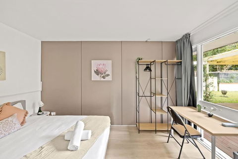 Relaxed Queen Room - Serene Spot At Pymble - Shared Bathroom - Accommodation VIC 0