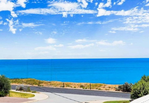 Relaxing Getaway Beachfront Access Multi Family Pets Mandurah - Accommodation VIC 2
