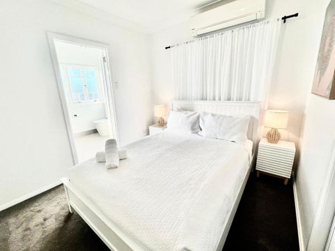 Renovated Queenslander - Upstairs 2km To Stadium - Accommodation VIC 2