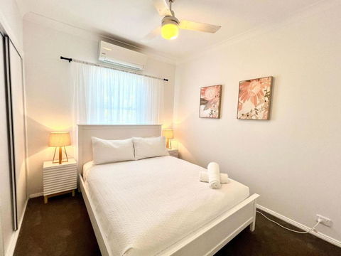 Renovated Queenslander - Upstairs 2km To Stadium - Accommodation VIC 3