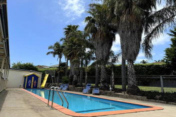 Relax, Resort Style with Accommodation VIC