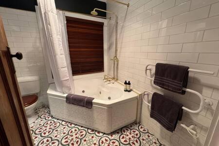 Renovated Cottage Near Cataract Gorge Launceston - Accommodation VIC 3