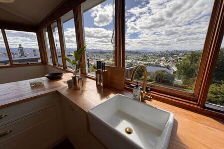 Renovated Cottage Near Cataract Gorge Launceston - Accommodation VIC 2