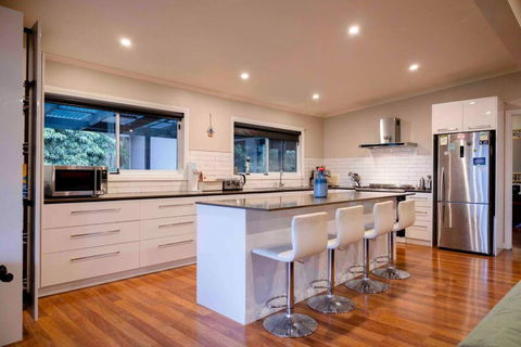 Resort-style 5 Bdrm Home W Pool, Spa & Billiards! - Accommodation VIC 1