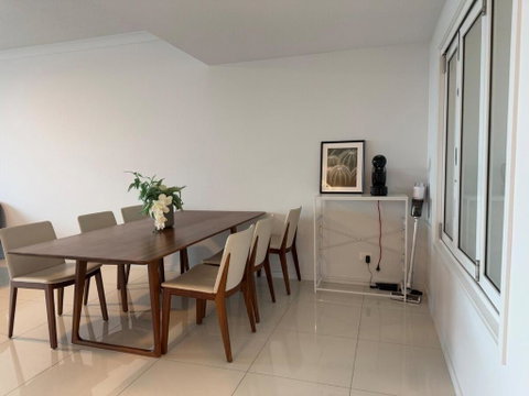 Resort-Style Apartment Near Harbour Town - Accommodation VIC 3