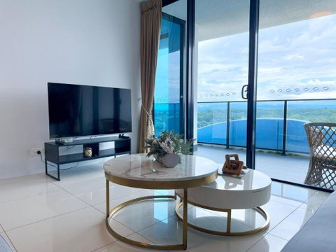 Resort-Style Apartment Near Harbour Town - Accommodation VIC 2