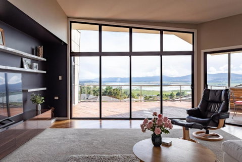 River Haven Serene Spacious With River Views - Accommodation VIC 0