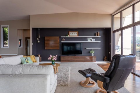 River Haven Serene Spacious With River Views - Accommodation VIC 2