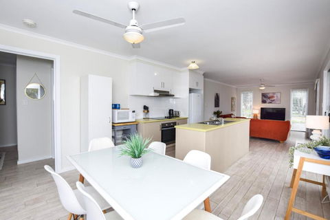 River Retreat - Accommodation VIC 3