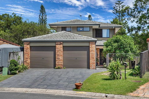 Riverfront Oasis In Elanora - Accommodation VIC 2