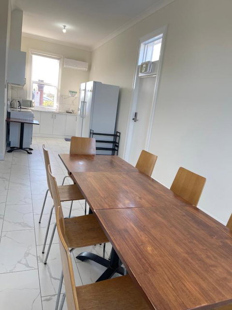 Riverside Hotel - Accommodation VIC 3