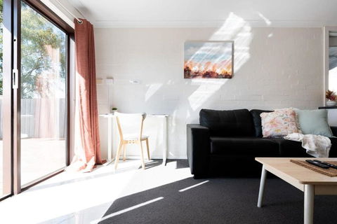 Riverside Gem With Parking And WiFi - Accommodation VIC 1