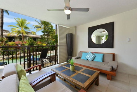 Resort-style Swim Out - A True Tropical Oasis - Accommodation VIC 1