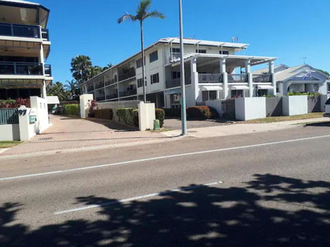 Residential Two-bedroom Unit On The Strand, Self-check In, Wi-fi - Accommodation VIC 3
