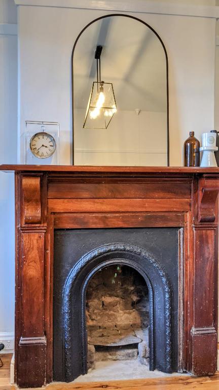 Roseland Cottage - CBD Heritage - Accommodation VIC 1