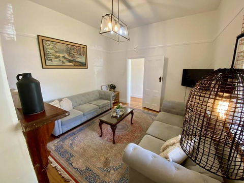Roseland Cottage - CBD Heritage - Accommodation VIC 2