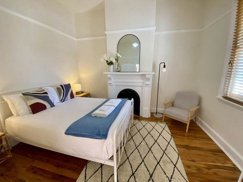 Roseland Cottage - CBD Heritage - Accommodation VIC 3