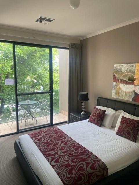 RNR Sturt Holiday Home - Accommodation VIC 0