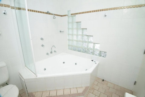 Rockpool Motor Inn - Accommodation VIC 3