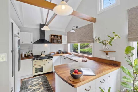 Romantic Lakeview Cottage - Accommodation VIC 2