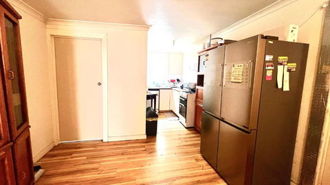 Room Near To Melbourne Airport & Train Station - Accommodation VIC 2
