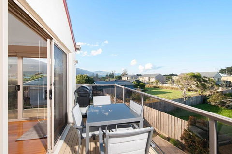Rose - Accommodation VIC 3