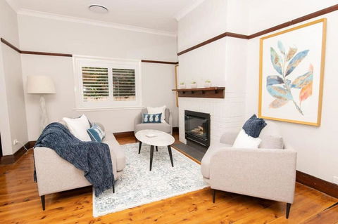 Rose Hill On Hamer, 1940s Charming Cottage Near Cook Park - Accommodation VIC 2