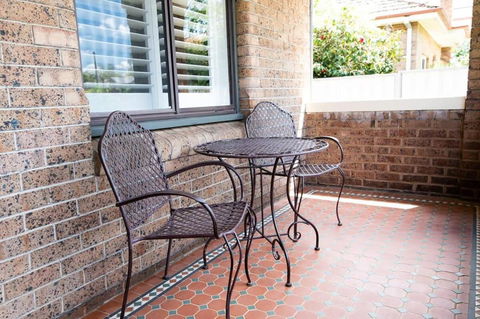 Rose Hill On Hamer, 1940s Charming Cottage Near Cook Park - Accommodation VIC 3