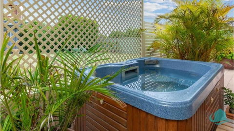 Rosies Retreat - 300m To The Sandy Shores Of Caves Beach - Accommodation VIC 0