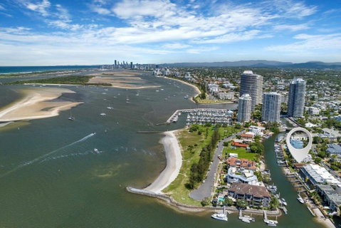 Runaway Bay Waterfront Delight - Accommodation VIC 1