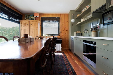 Rustic Barn By The Bay - Accommodation VIC 3