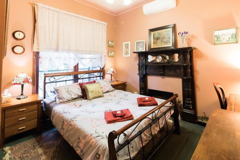 Rustic Refuge Guesthouse - Accommodation VIC 3
