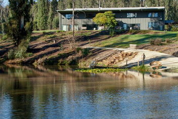 Saladin Lodge with Accommodation VIC