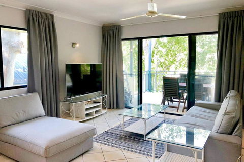 Salt & Sand - Tropical Oasis Footsteps To Beach - Accommodation VIC 1